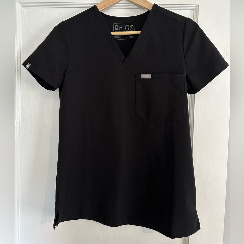 FIGS Catarina Top in Black